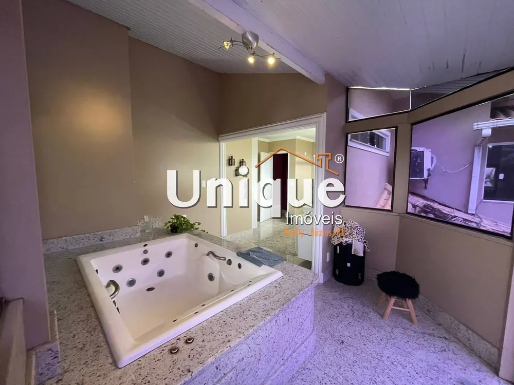 Casa, 4 quartos, 280 m² - Foto 19