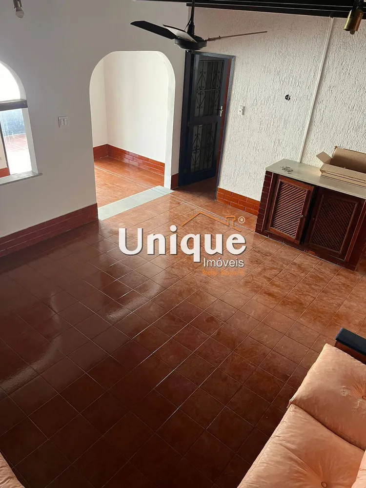 Casa, 3 quartos, 210 m² - Foto 4