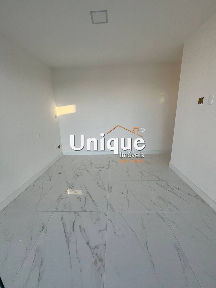 Casa à venda com 3 quartos, 252m² - Foto 2