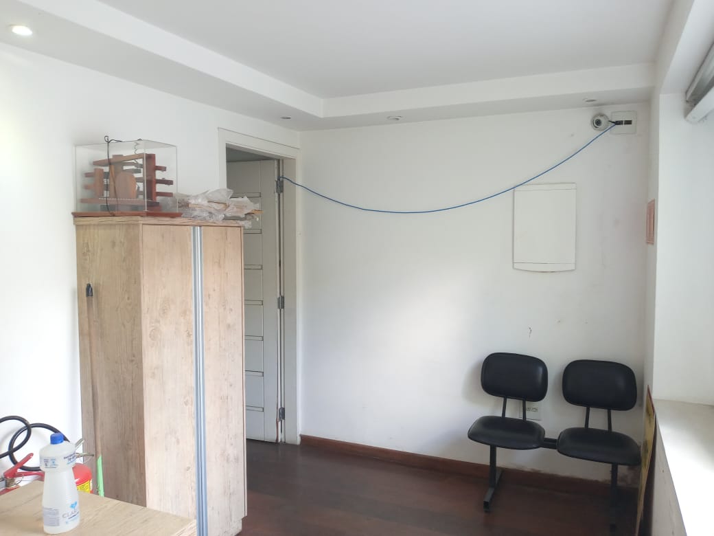 Casa Comercial para alugar com 3 quartos, 158m² - Foto 2