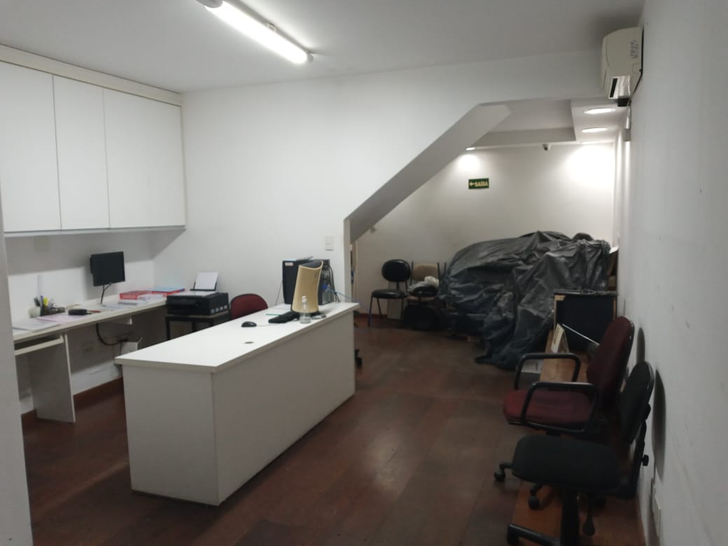 Casa Comercial para alugar com 3 quartos, 158m² - Foto 12