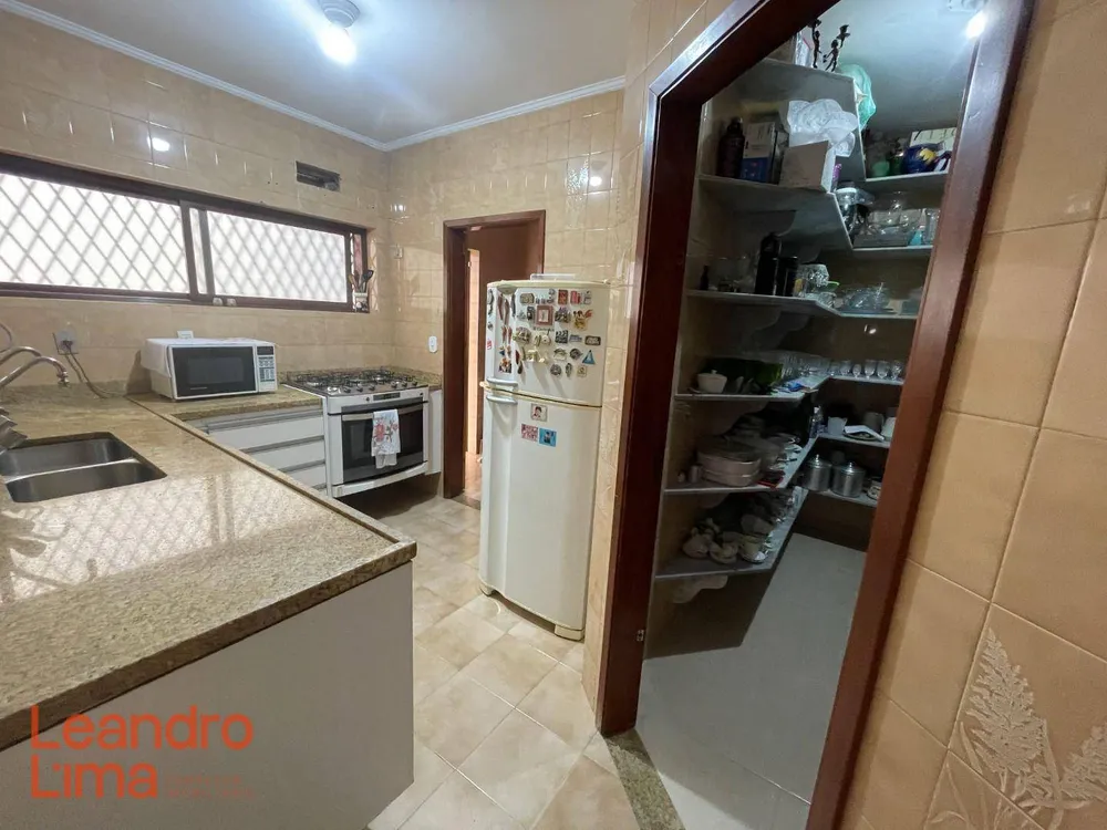 Casa, 3 quartos, 256 m² - Foto 2