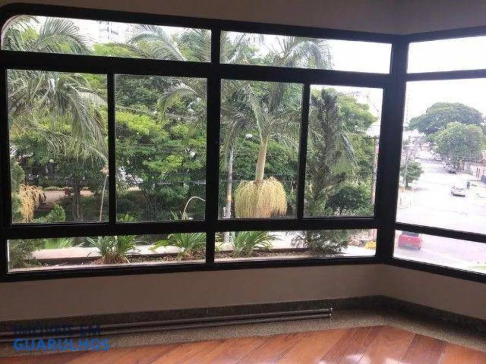 Apartamento à venda com 3 quartos, 200m² - Foto 1