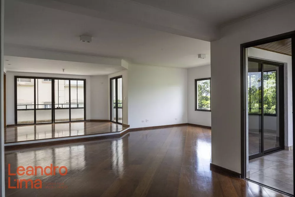 Apartamento à venda com 4 quartos, 272m² - Foto 1