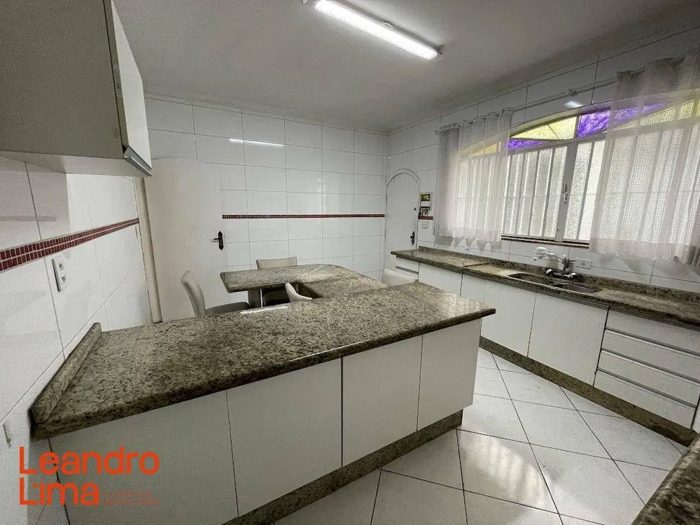 Casa, 3 quartos, 200 m² - Foto 4