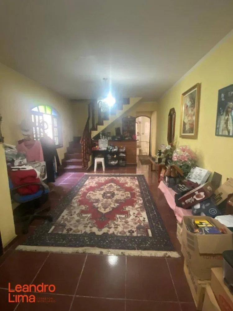 Casa, 3 quartos, 216 m² - Foto 1