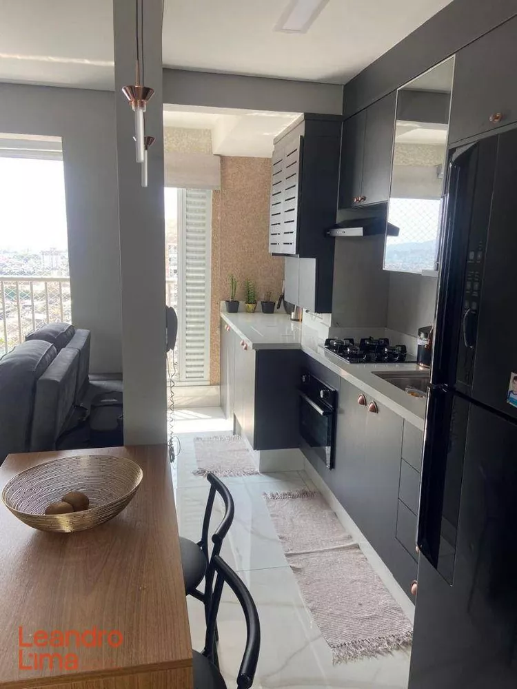 Apartamento à venda com 2 quartos, 43m² - Foto 2