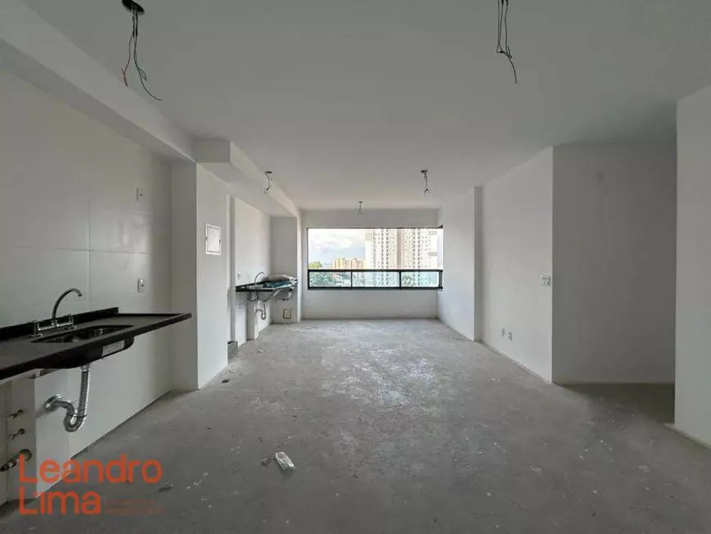 Apartamento à venda com 2 quartos, 79m² - Foto 1