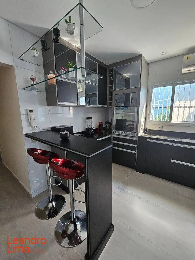 Casa, 4 quartos, 193 m² - Foto 2