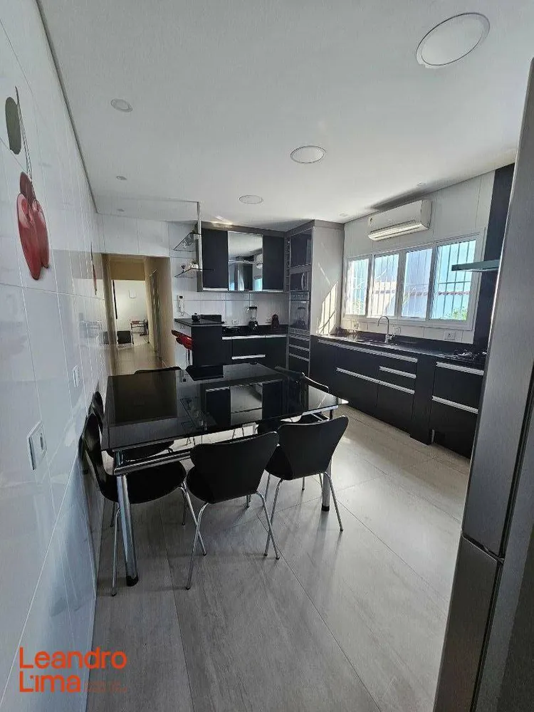 Casa, 4 quartos, 193 m² - Foto 4