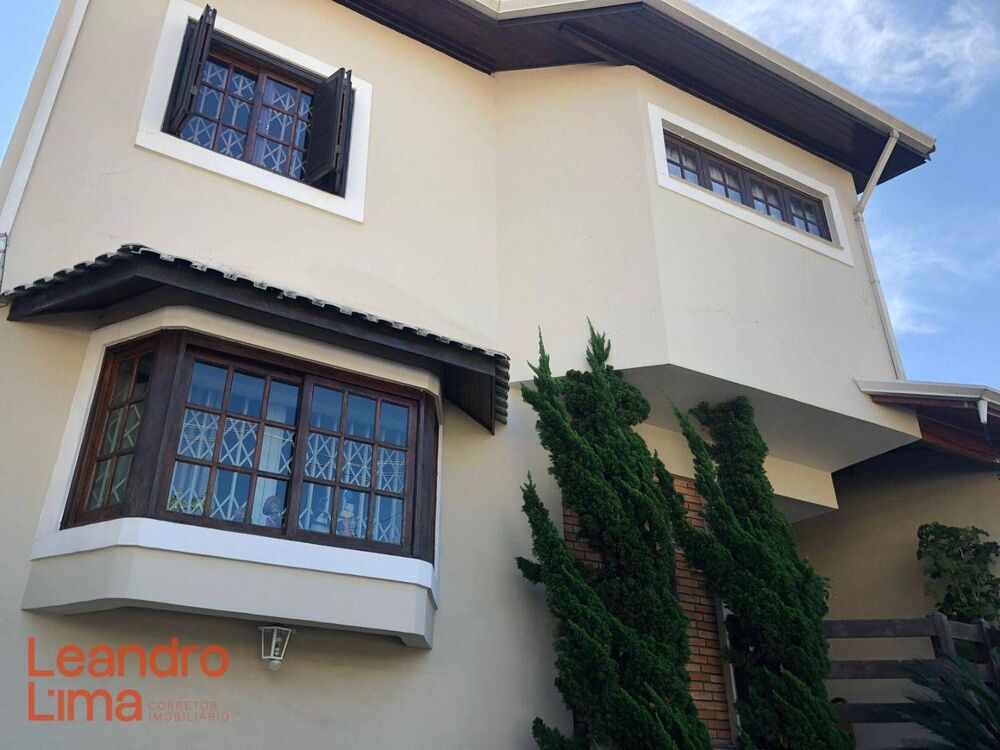 Casa, 4 quartos, 430 m² - Foto 1
