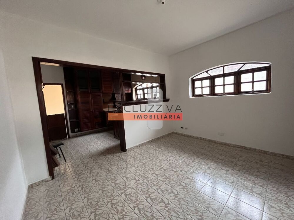 Casa à venda e aluguel com 4 quartos, 220m² - Foto 4