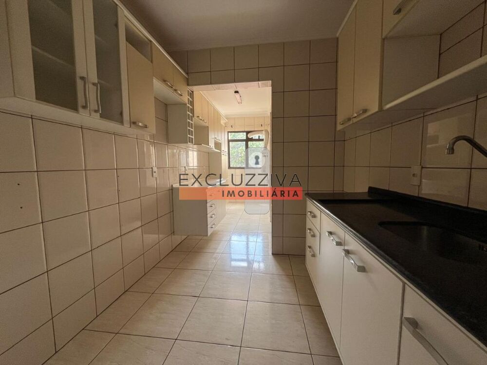Apartamento à venda com 3 quartos, 93m² - Foto 2