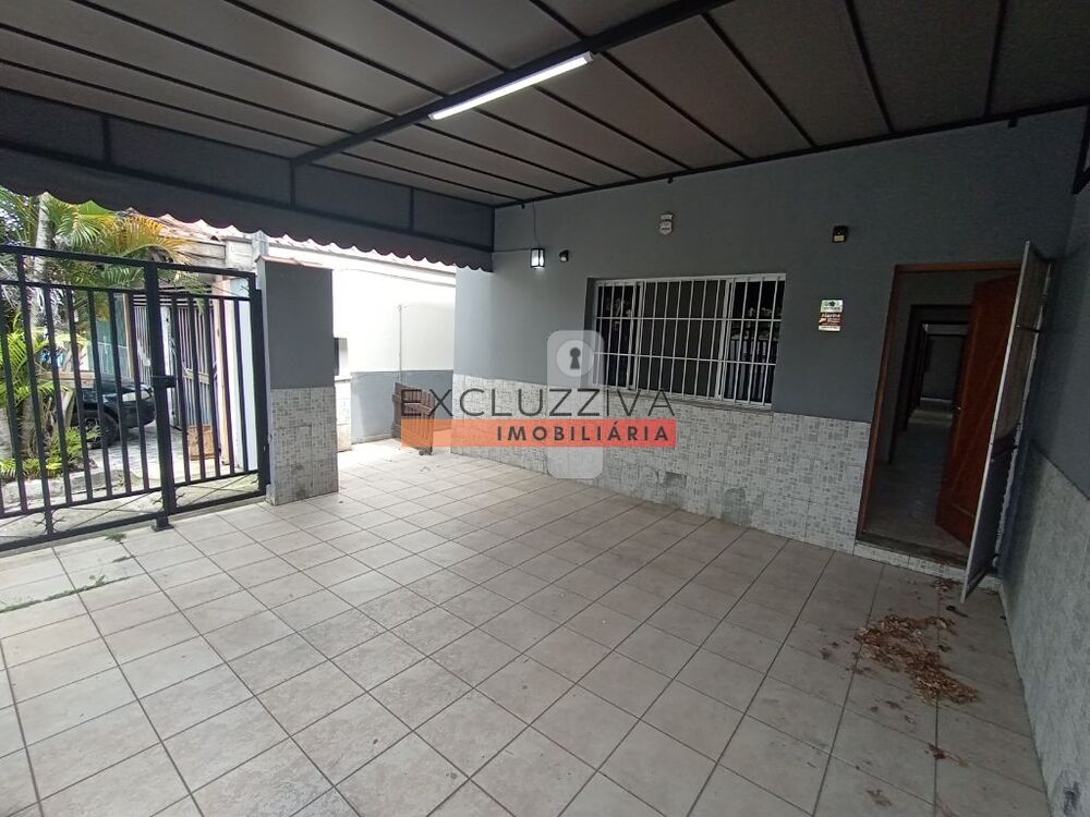 Casa à venda com 3 quartos, 150m² - Foto 1