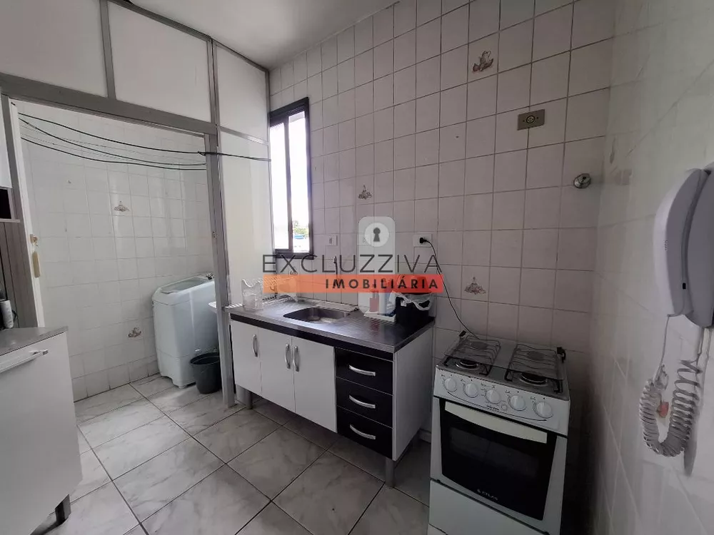 Apartamento para alugar com 3 quartos, 77m² - Foto 2