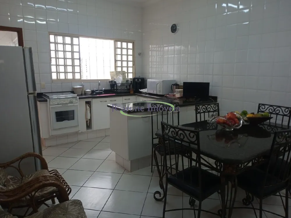 Casa, 3 quartos, 220 m² - Foto 13