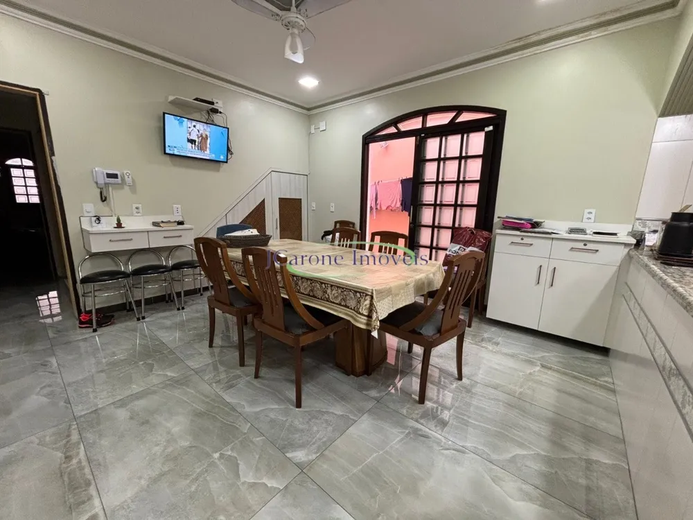 Casa, 3 quartos, 270 m² - Foto 11