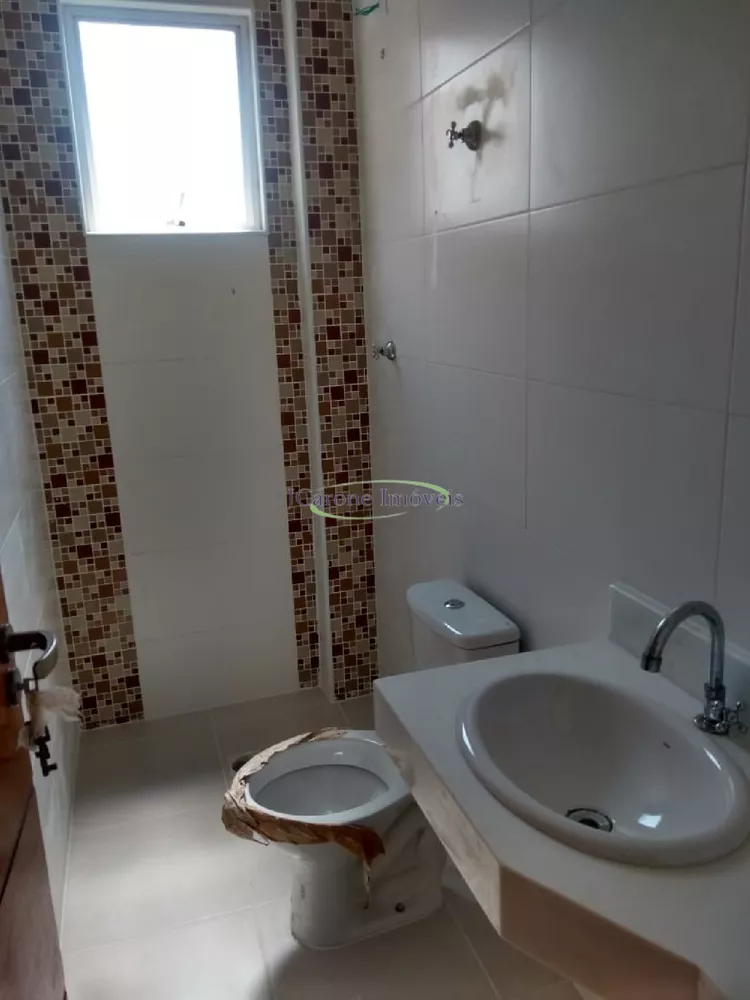 Casa à venda com 3 quartos, 100m² - Foto 4