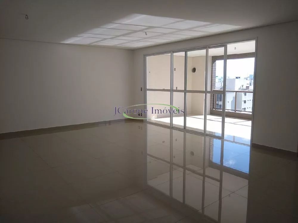Apartamento, 3 quartos, 210 m² - Foto 1