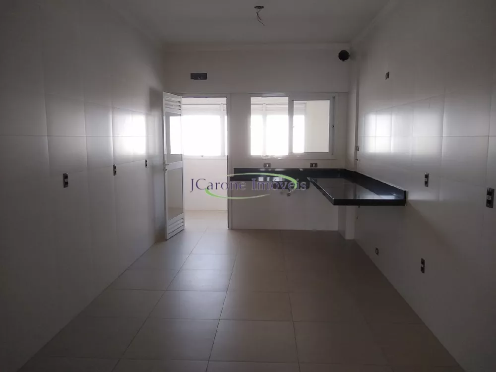 Apartamento, 3 quartos, 210 m² - Foto 2