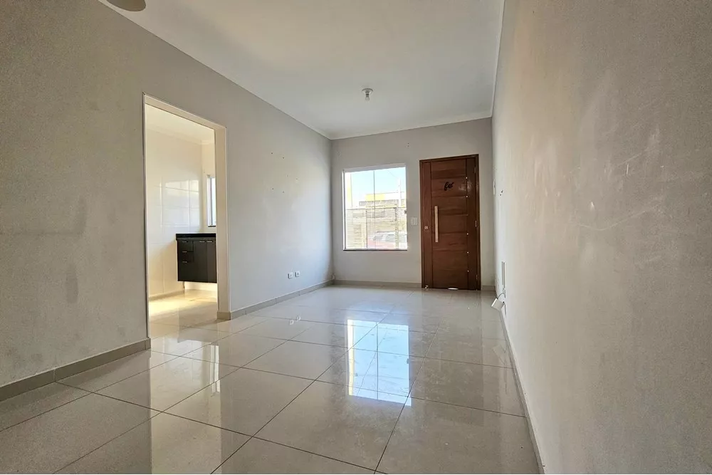 Casa à venda com 2 quartos, 62m² - Foto 1