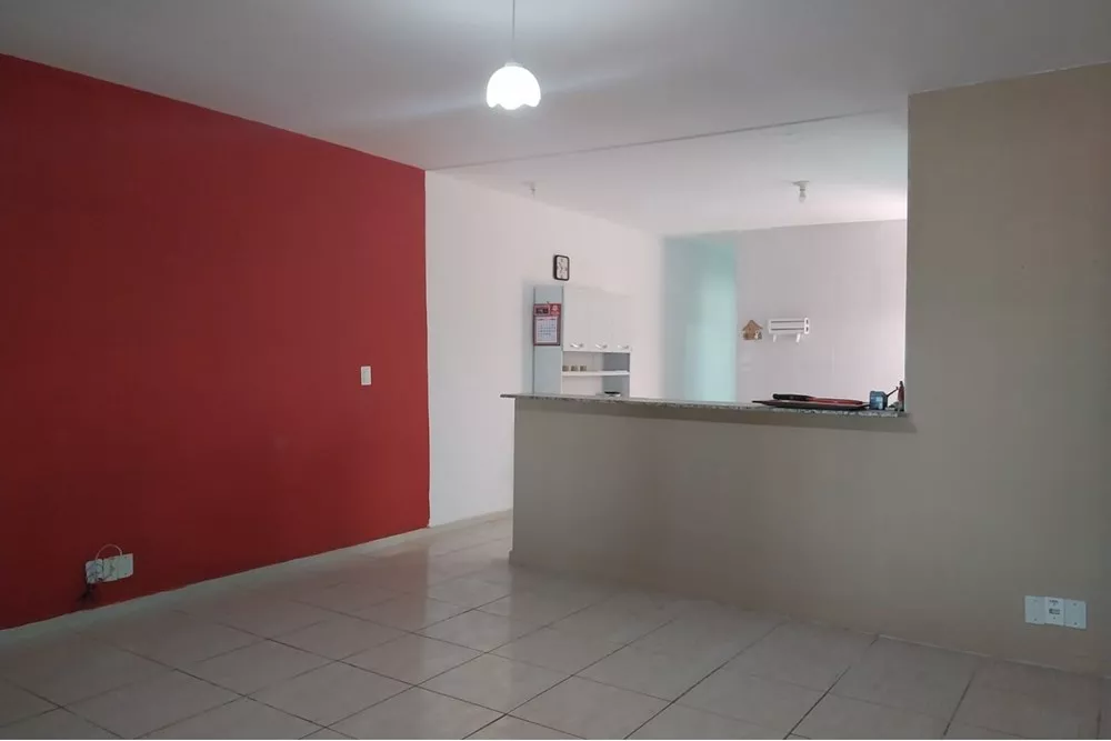 Casa à venda com 2 quartos, 69m² - Foto 2