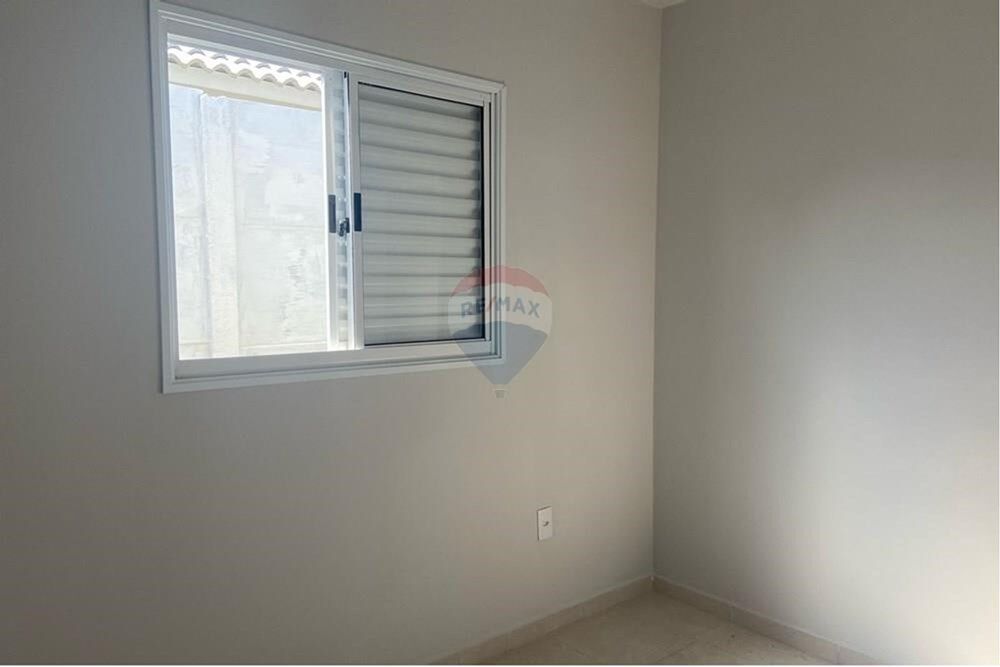 Casa à venda com 2 quartos, 45m² - Foto 6