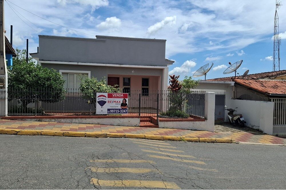 Casa à venda com 2 quartos, 112m² - Foto 2