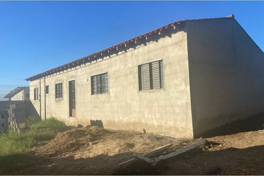 Fazenda à venda com 2 quartos, 131m² - Foto 1