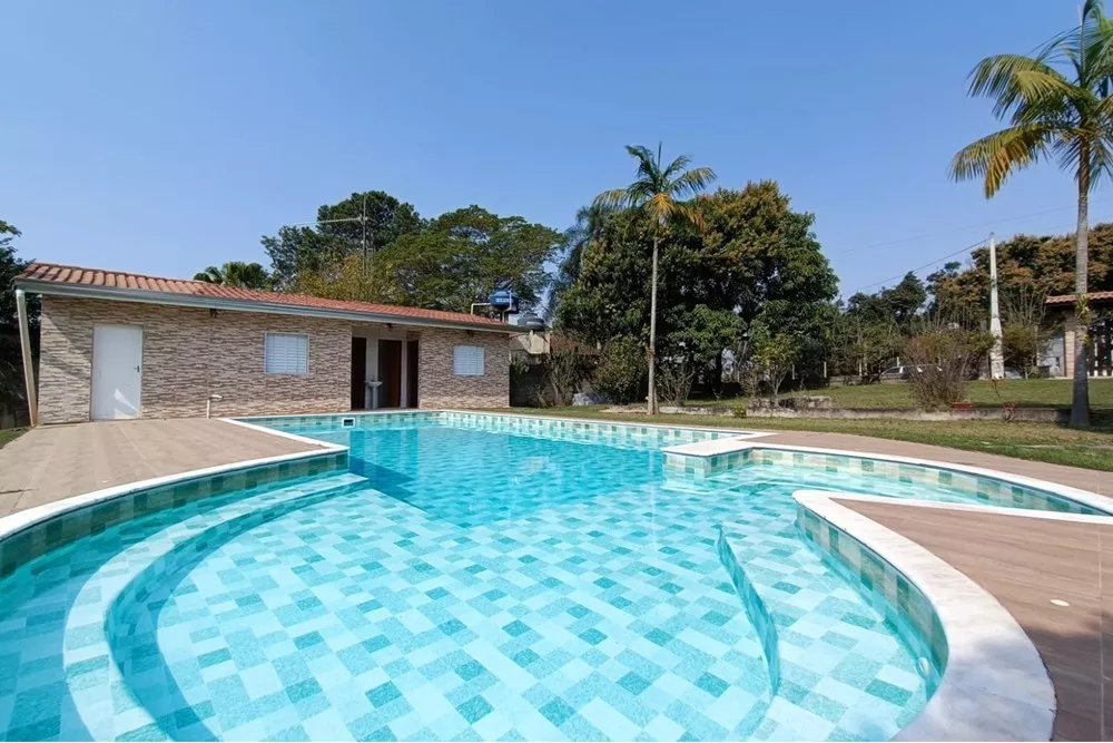 Fazenda à venda com 5 quartos, 200m² - Foto 1