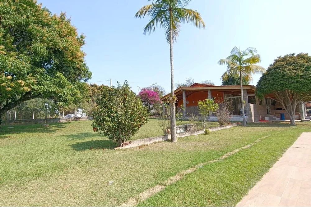 Fazenda à venda com 5 quartos, 200m² - Foto 4