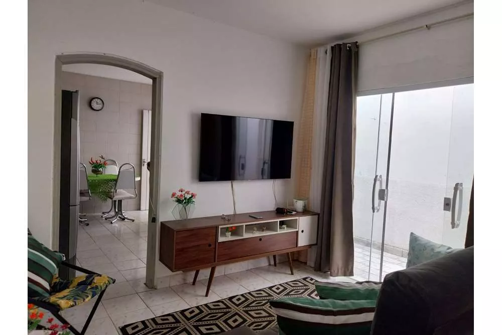 Casa à venda com 2 quartos, 81m² - Foto 1