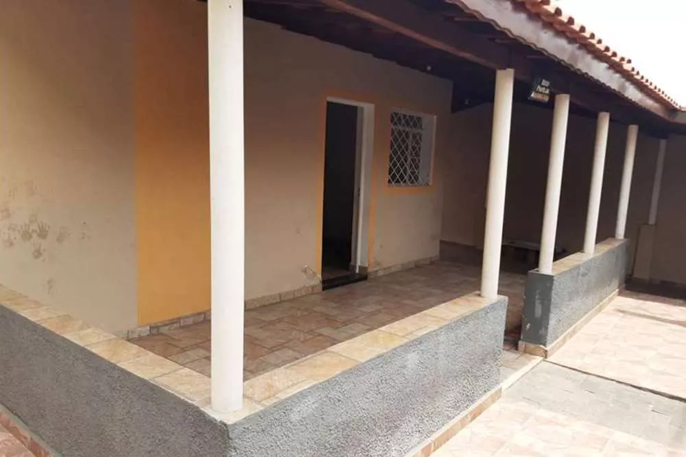 Casa à venda com 4 quartos, 160m² - Foto 2