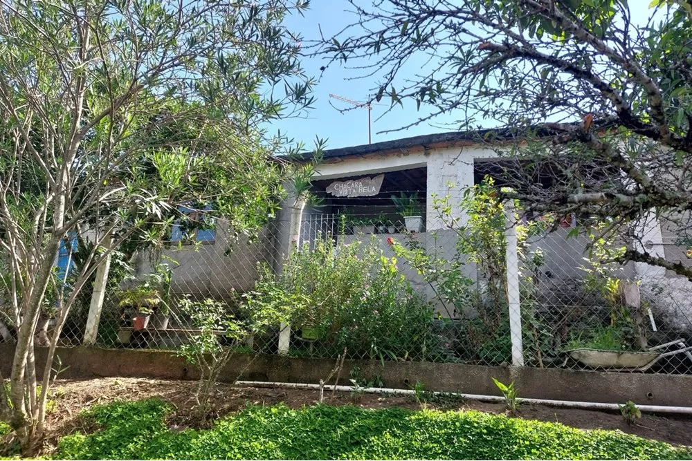 Fazenda à venda com 3 quartos, 180m² - Foto 1