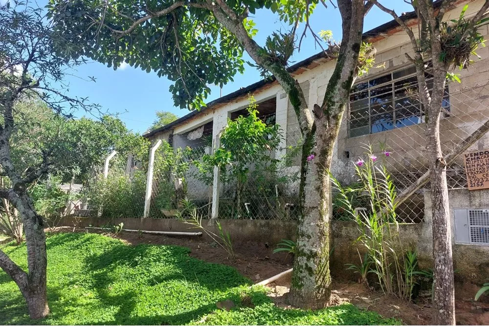 Fazenda à venda com 3 quartos, 180m² - Foto 2