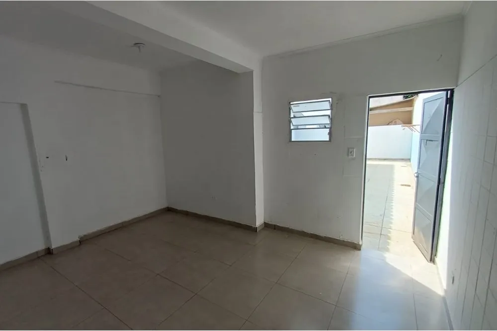 Casa, 3 quartos, 180 m² - Foto 2