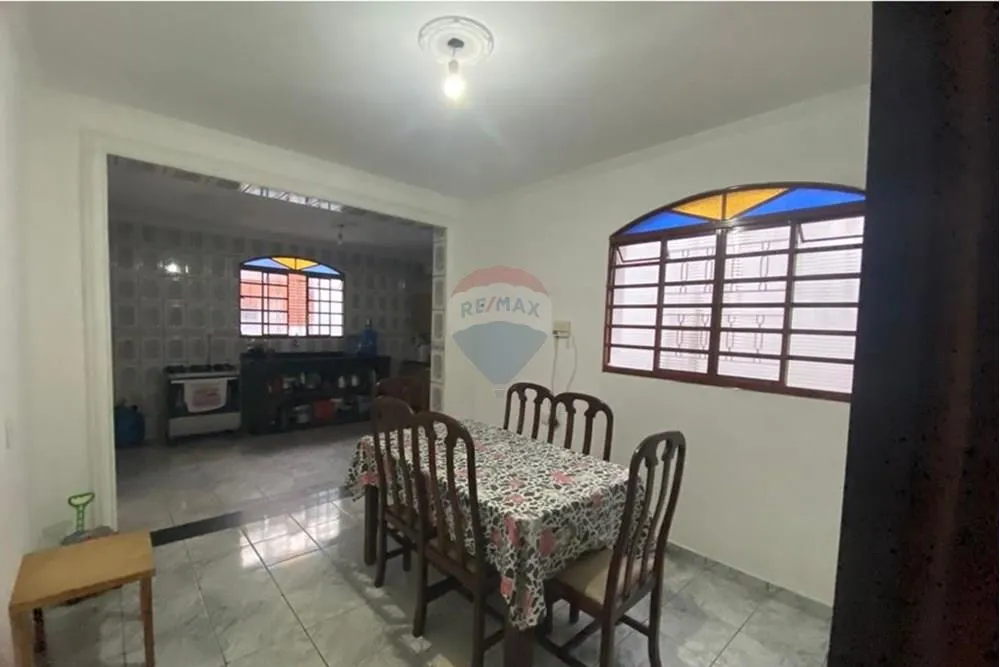 Casa, 2 quartos, 204 m² - Foto 4