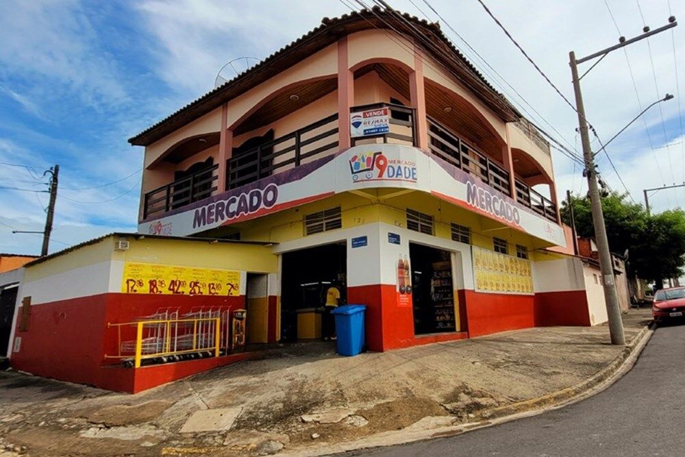 Sobrado à venda com 3 quartos, 463m² - Foto 1