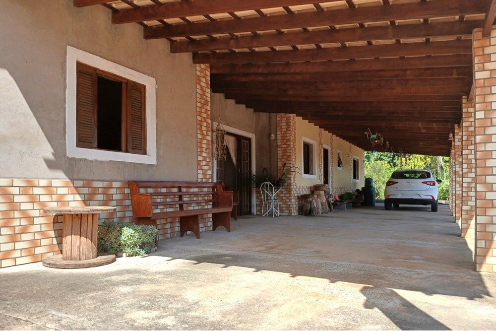 Chácara à venda com 2 quartos, 145m² - Foto 1