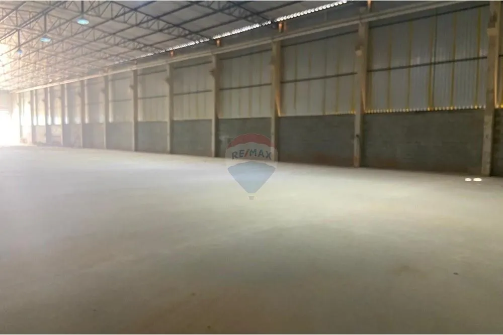 Depósito-Galpão, 1600 m² - Foto 1