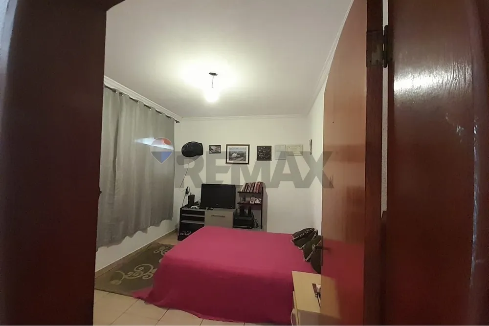 Casa, 3 quartos, 247 m² - Foto 3