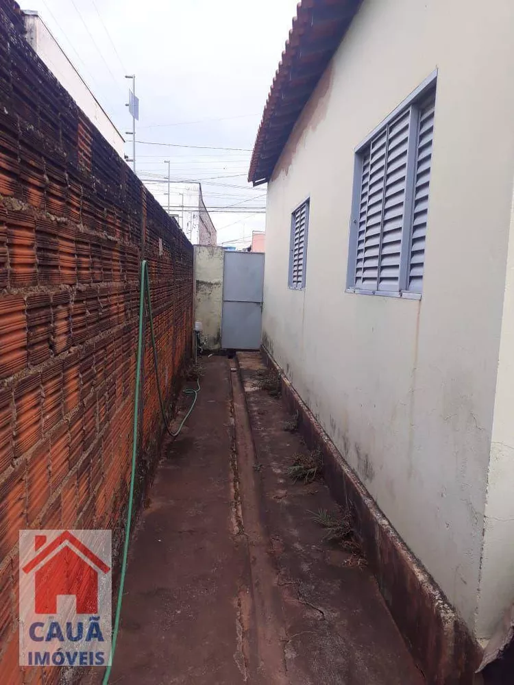 Casa à venda com 3 quartos, 300M2 - Foto 2