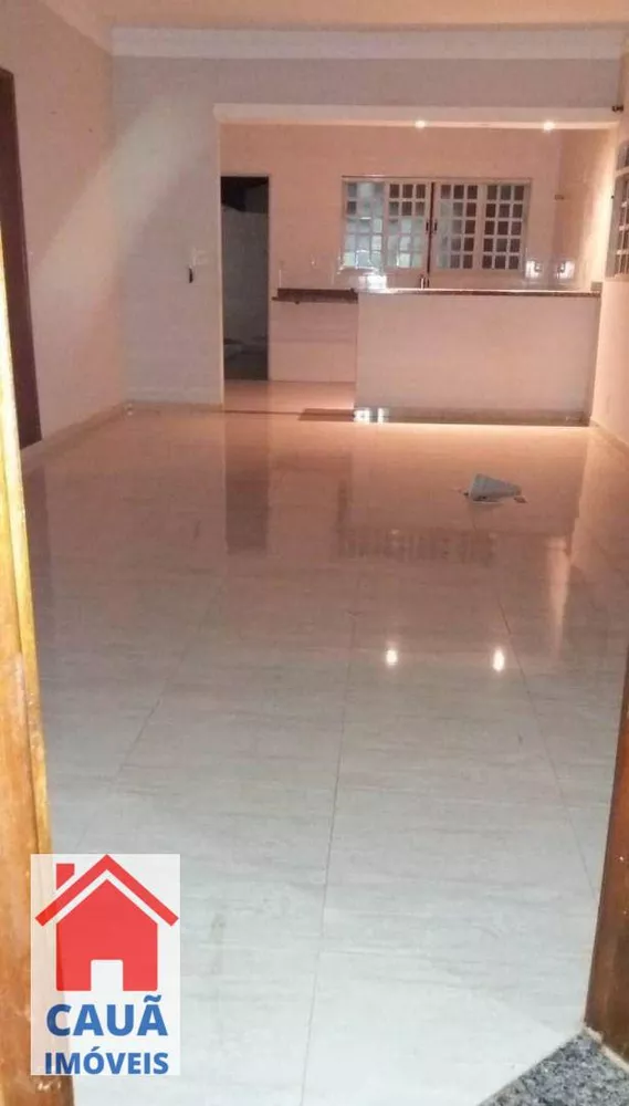 Casa à venda com 3 quartos, 163m² - Foto 2