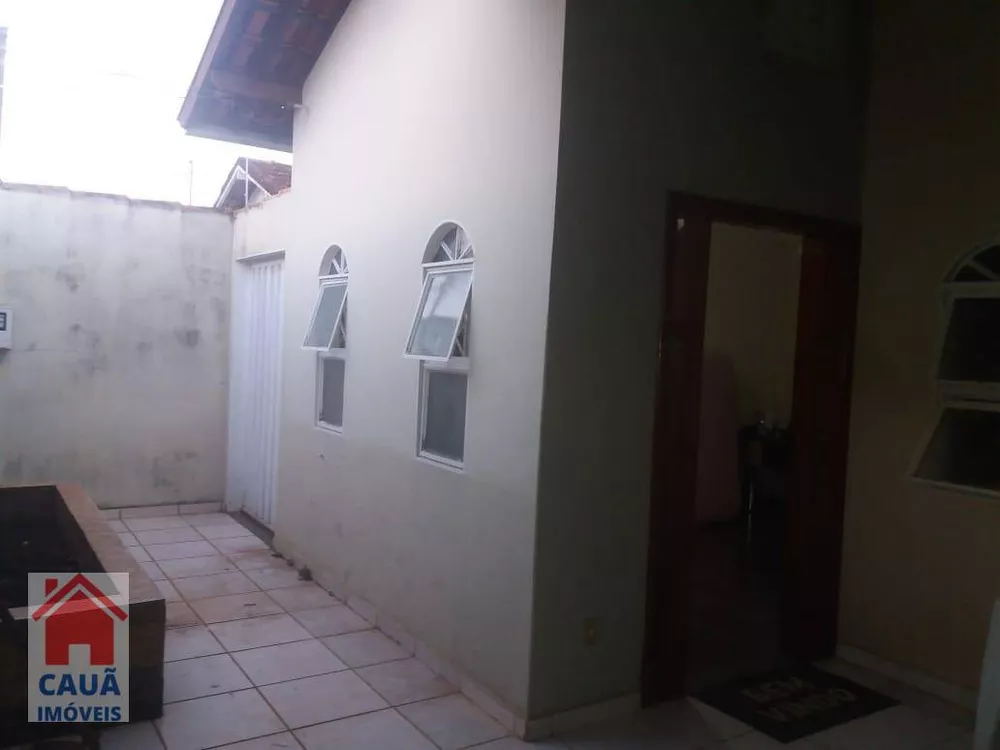 Casa à venda com 3 quartos, 157m² - Foto 2