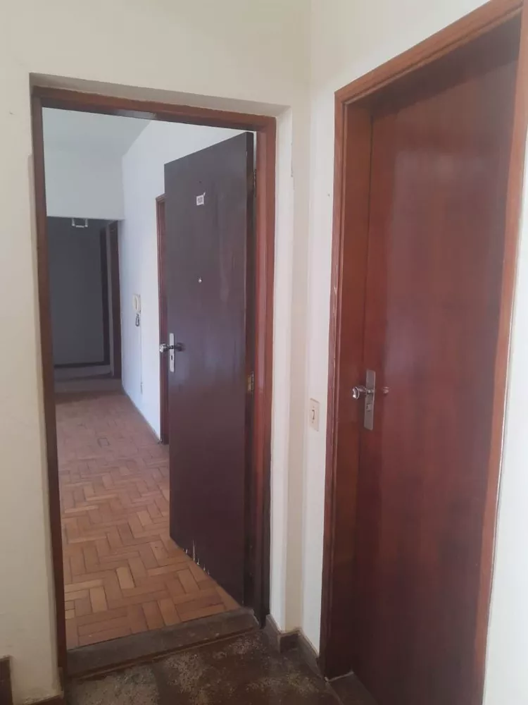 Apartamento à venda com 3 quartos, 80m² - Foto 2