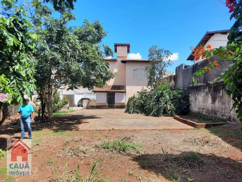 Casa à venda com 3 quartos, 179m² - Foto 1