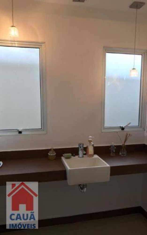 Casa à venda com 3 quartos, 282m² - Foto 4