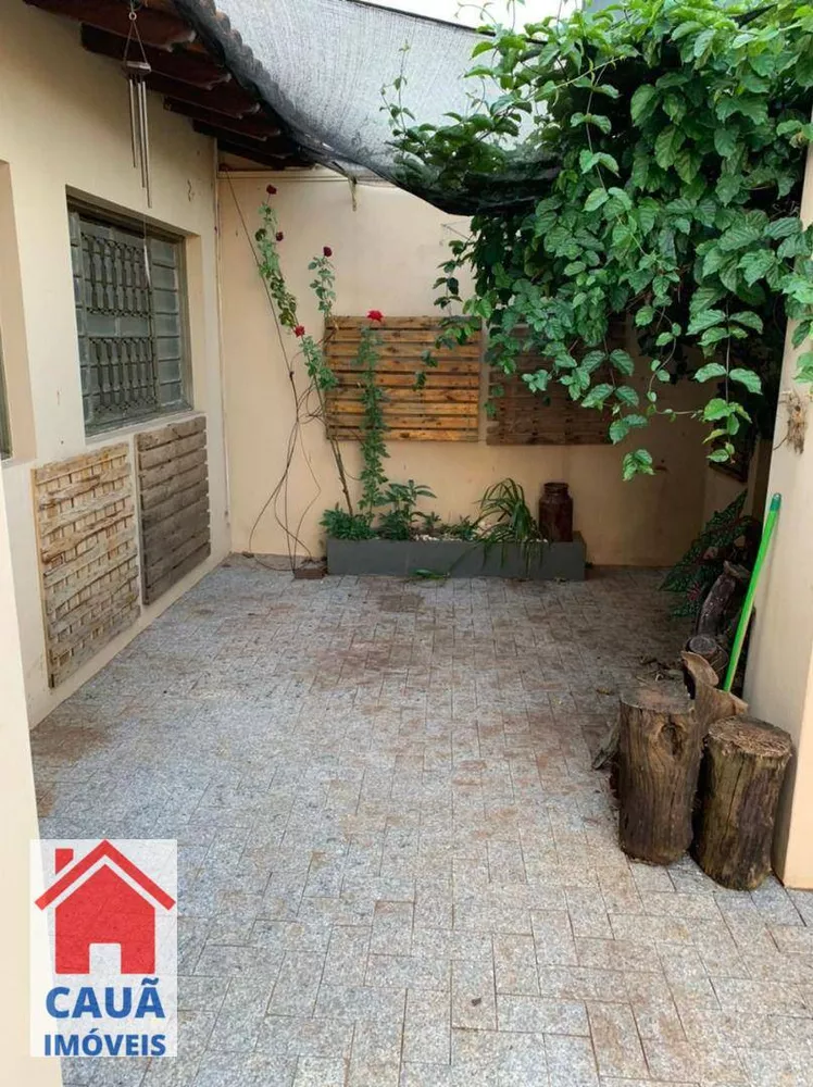 Casa à venda e aluguel com 3 quartos, 240m² - Foto 3