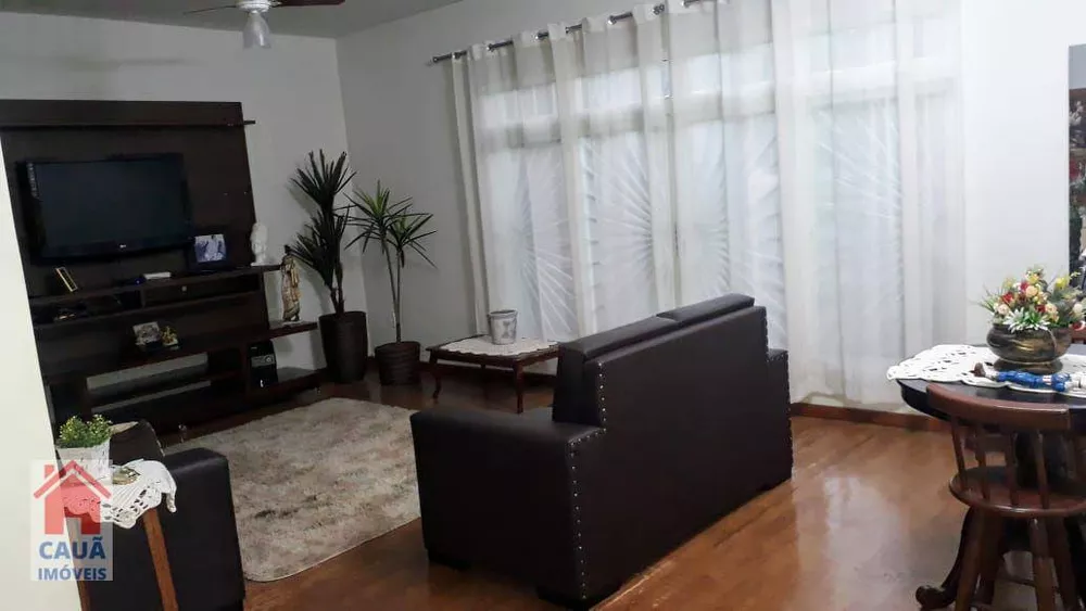 Casa, 3 quartos, 249 m² - Foto 2