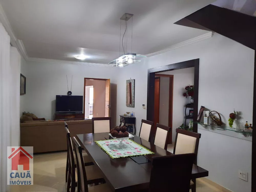 Casa à venda com 3 quartos, 181m² - Foto 2